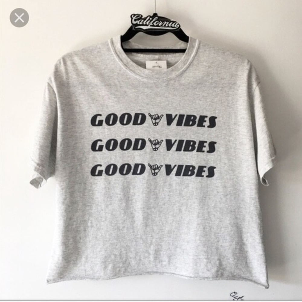 good vibes brandy melville cropped tee